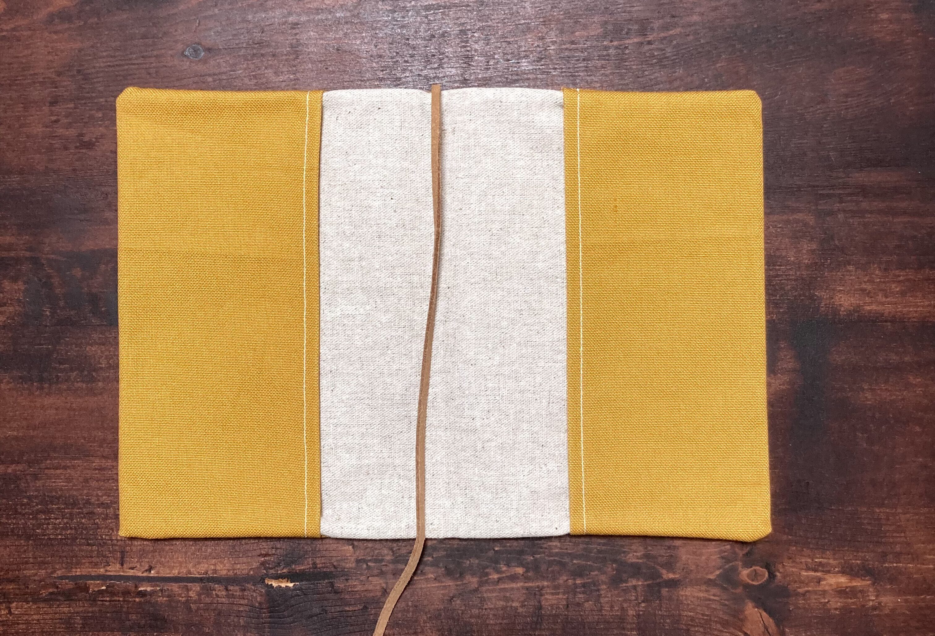 ブックカバーを作ってみました